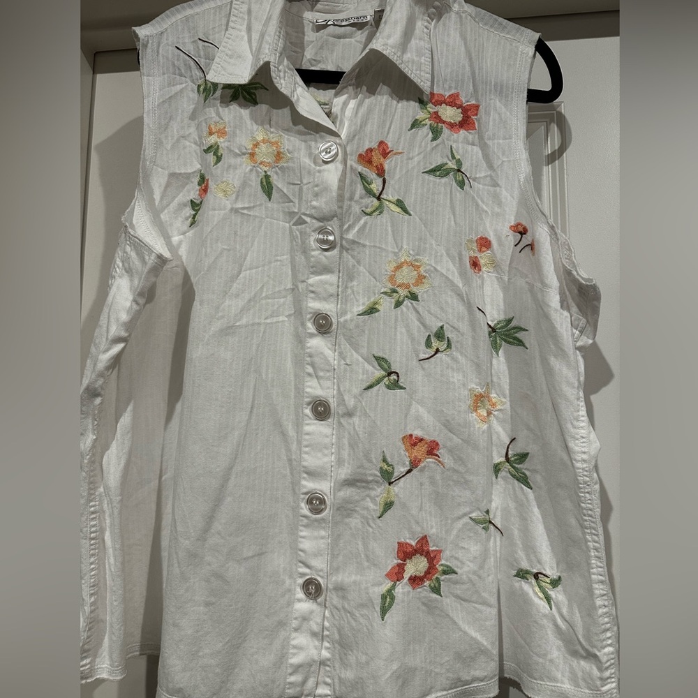 Dress Barn Floral Embroidered White Button-Up Blouse